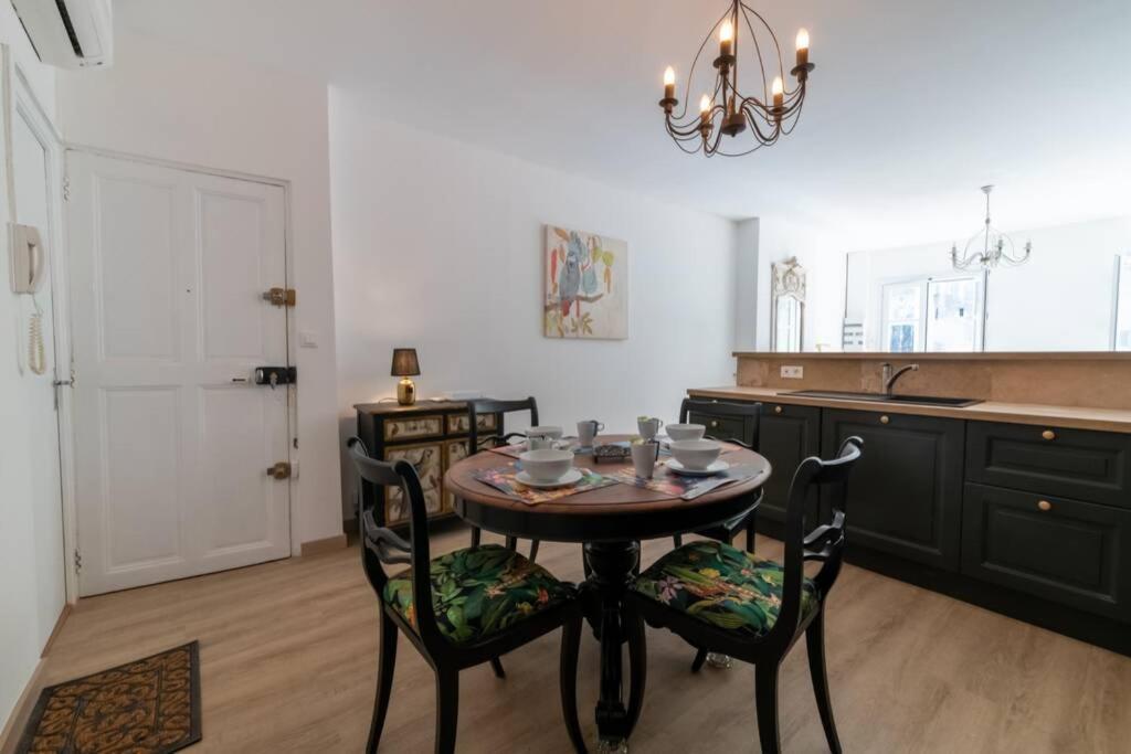Bien D'Exception En Face Du Palais Des Papes Apartment อาวีญง ภายนอก รูปภาพ