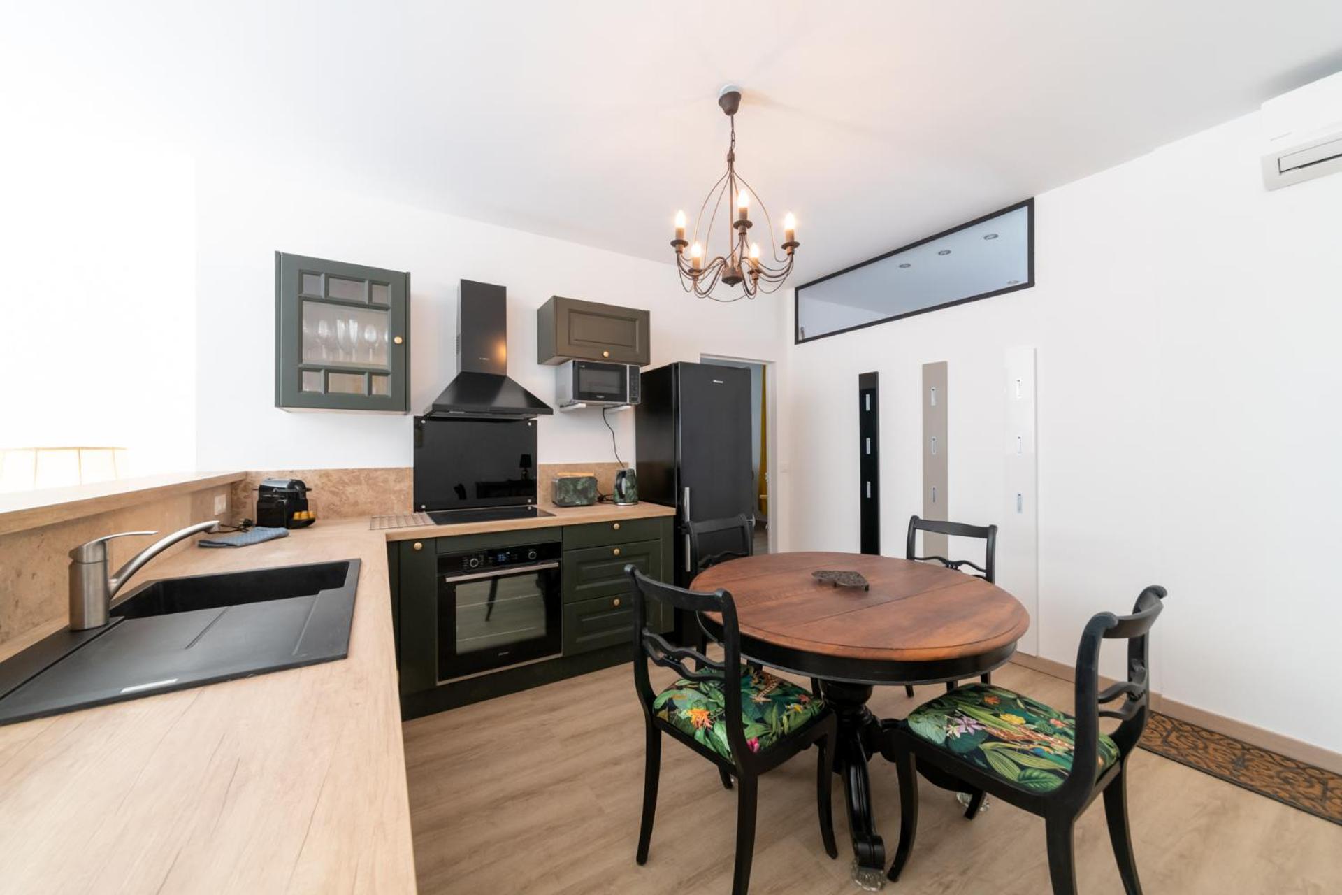 Bien D'Exception En Face Du Palais Des Papes Apartment อาวีญง ภายนอก รูปภาพ