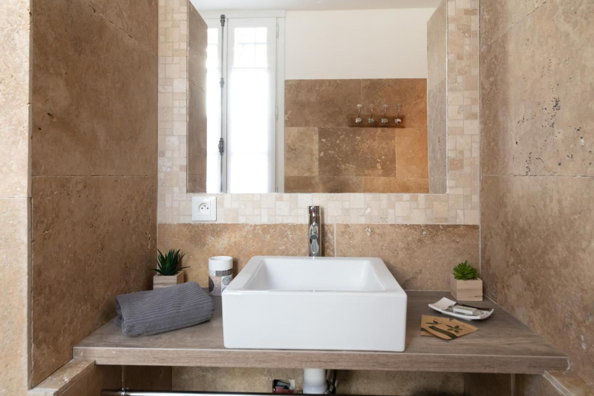 Bien D'Exception En Face Du Palais Des Papes Apartment อาวีญง ภายนอก รูปภาพ
